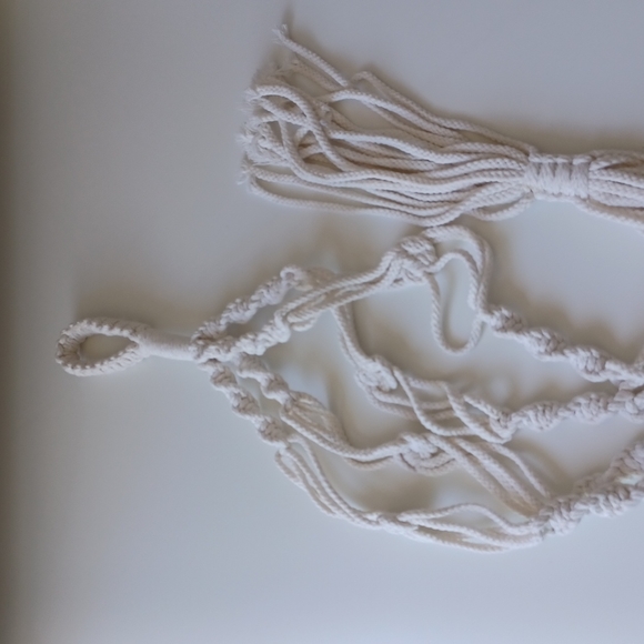 New Macrame Plant Hanger Handcrafted in Indonesia - Picture 4 of 6